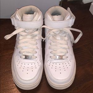 Air Force 1’s 5 mid